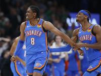 开云体育下载-关于凯尔特人横扫雷霆，西亚卡姆惊艳四座的信息