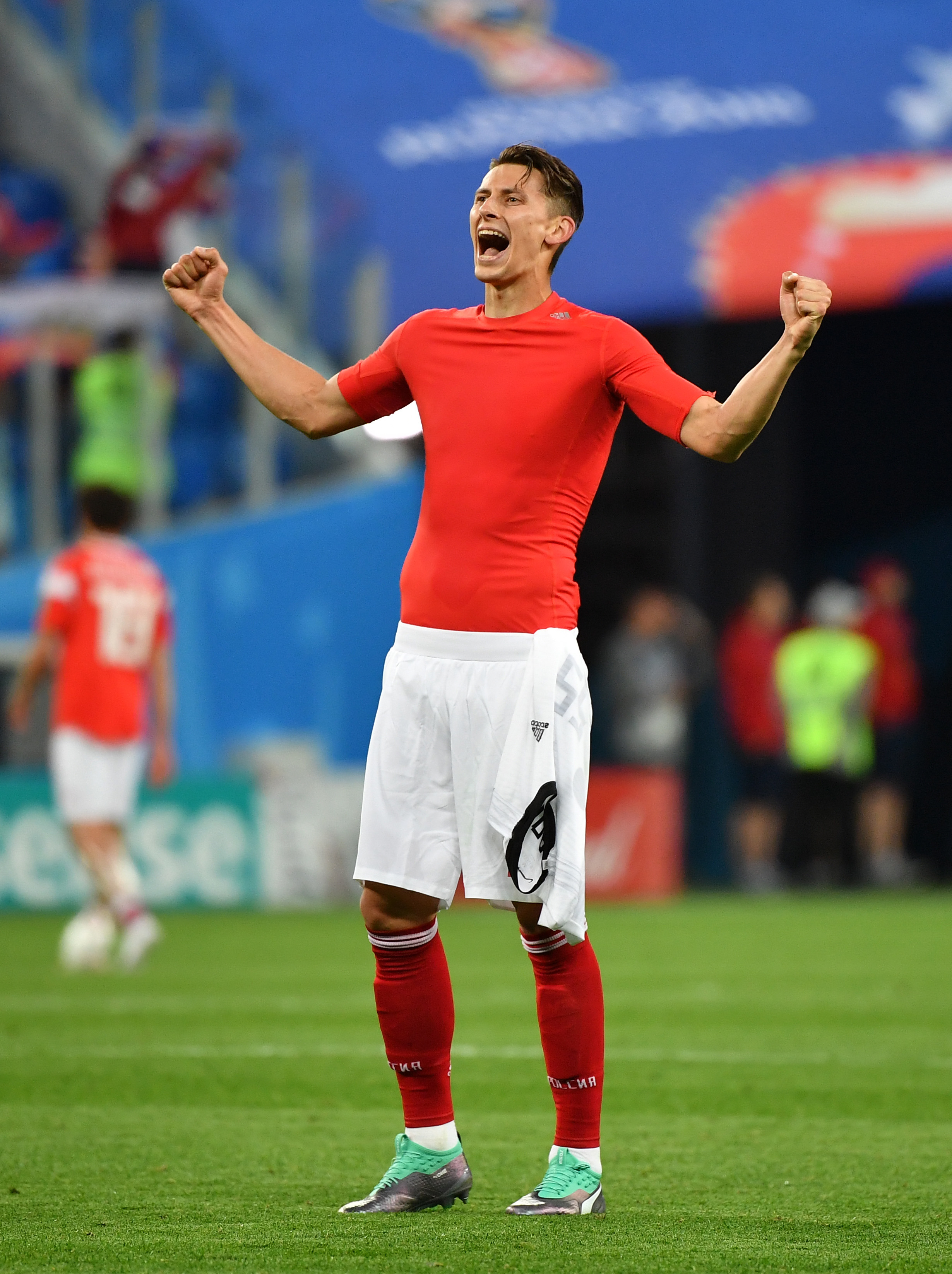 俄罗斯运动员在比赛中展现超凡实力的简单介绍