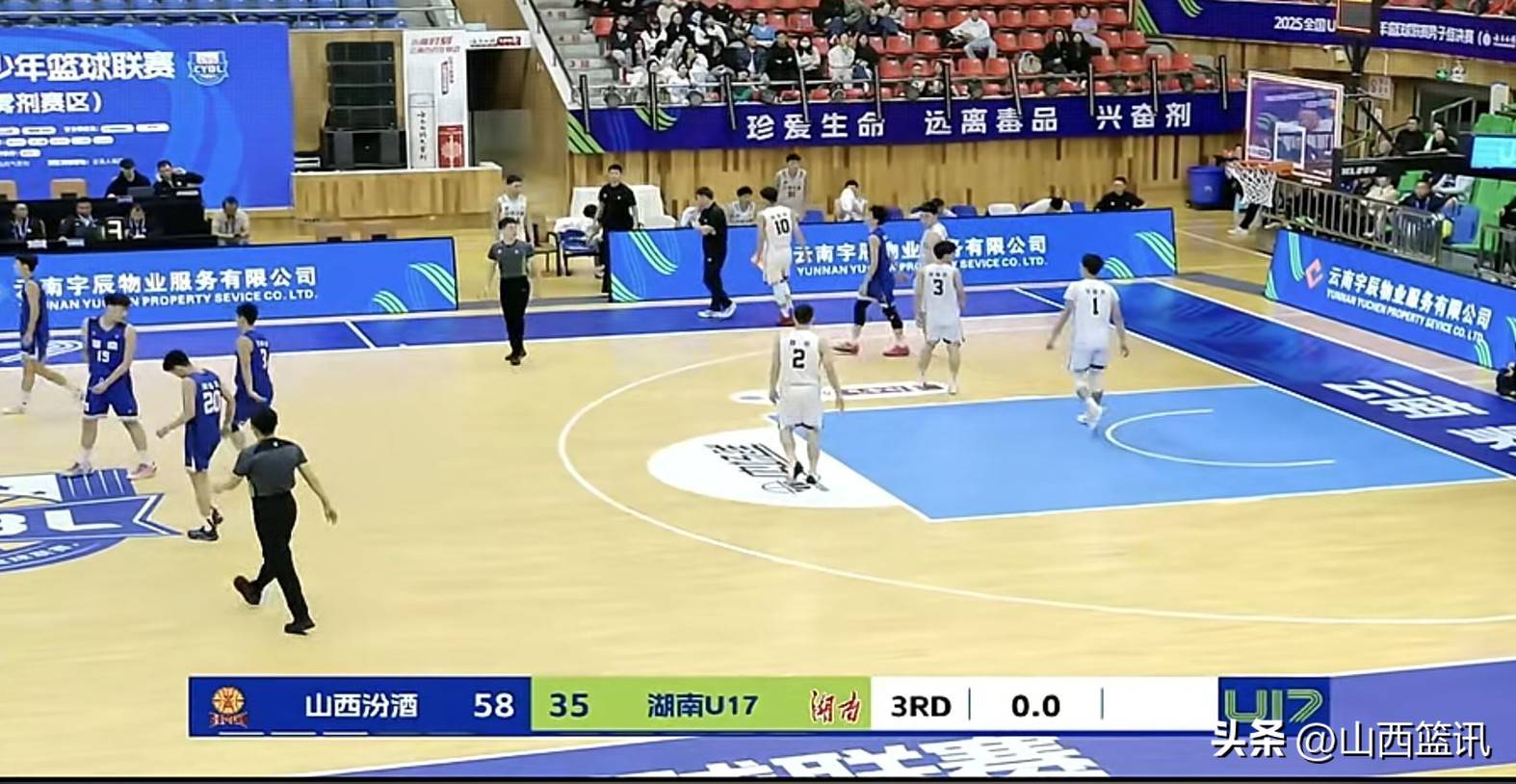 对手优势明显，球队全力抗衡成功晋级