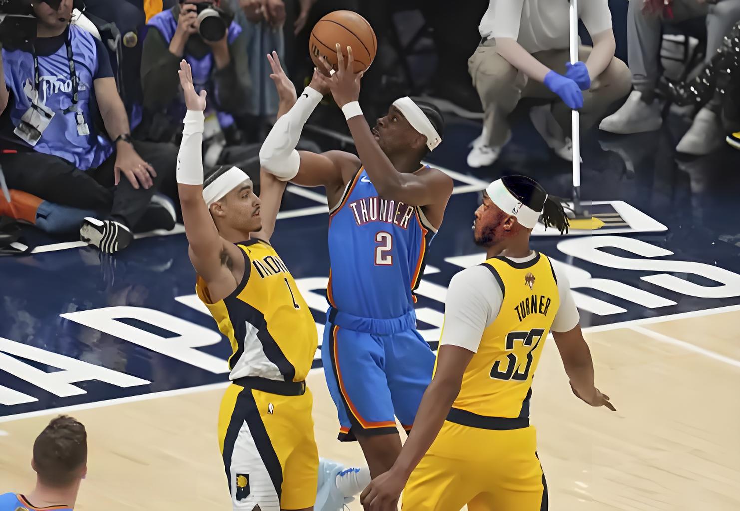 包含独行侠主场扭转局面，逆转步行者取得胜利的词条