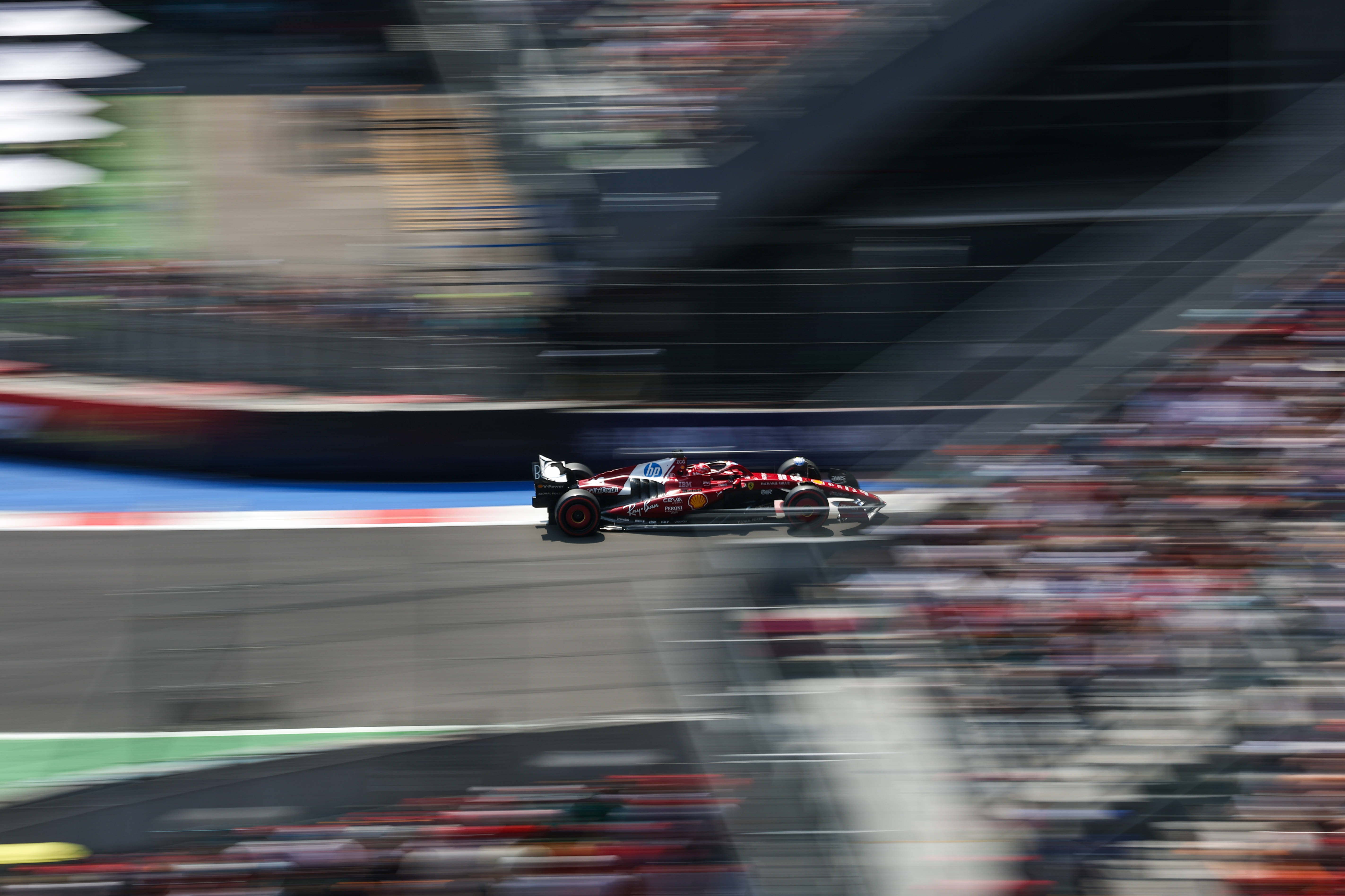 雷诺车队绝杀红牛车队，塞恩斯扛起全队的简单介绍